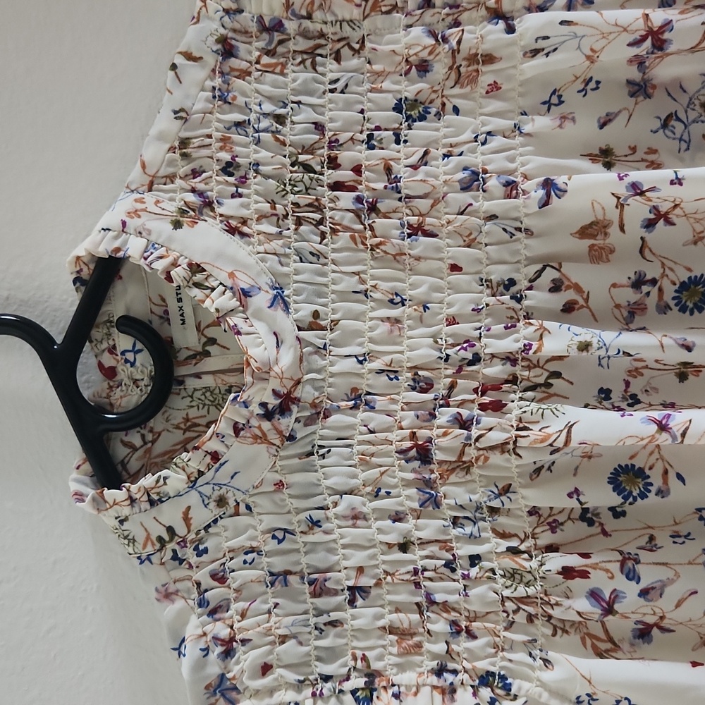 Max Studio Floral Smocked Blouse Cream - Picture 3 of 10